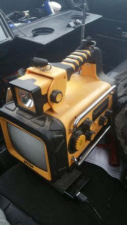 VECTOR STORMTRACTER TV/FM/AM RADIO