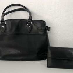 L V Bag for Sale in Riverside, CA - OfferUp