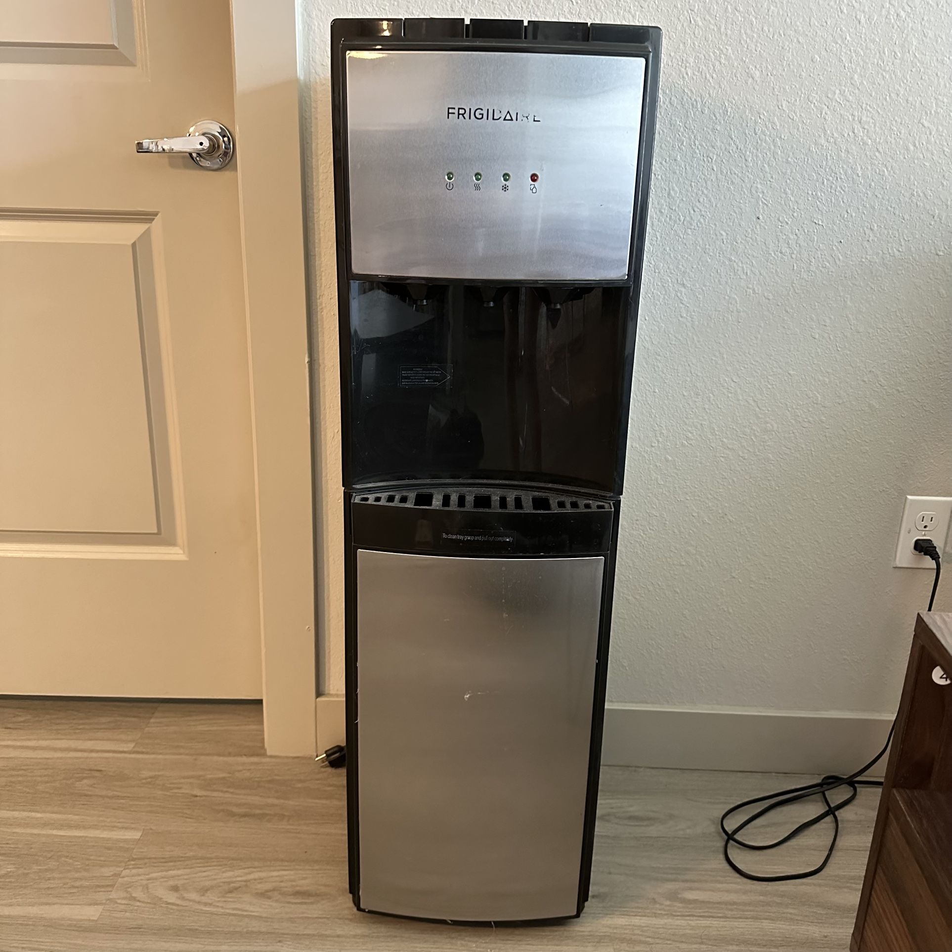 Frigidaire Bottom Loading Water dispenser In Stainless Steel for Sale