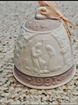 Lladró 1991 Porcelain Christmas Bell Ornament