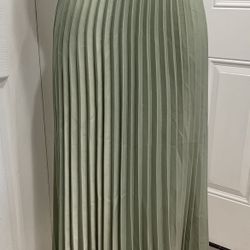 H&M Women’s Midi Olive Color Elastic Waist Plissé Skirt, Size 8