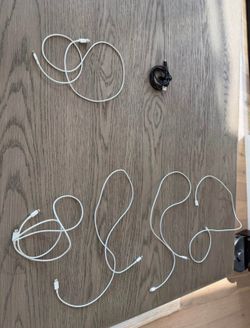 USB-A and usb-c to lightning cables