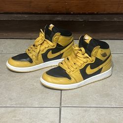 Nike Jordan Shoes Kids Size 2   Like New Condition. $35