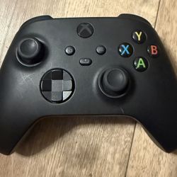 Microsoft Xbox Wireless Controller in Carbon Black