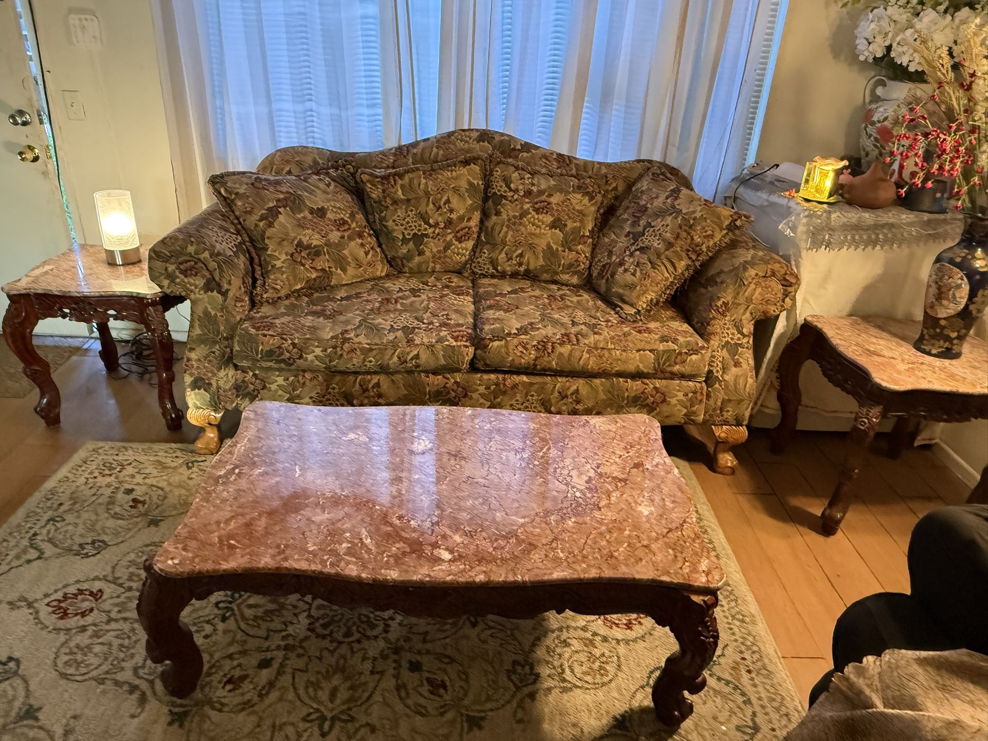 Fancy Wooden Legs High Quality Sofa With Floral Pattern Fabric Design