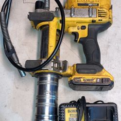 DeWALT DCGG571 20V MAX Lithium Ion Automatic Grease Gun with battery and charger