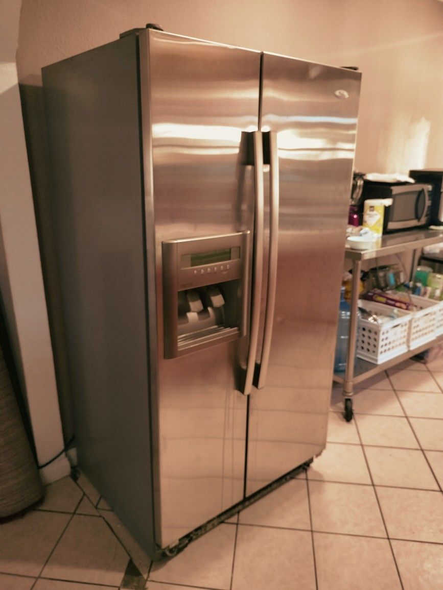 Whirlpool Gold Stanley Still Refrigerator