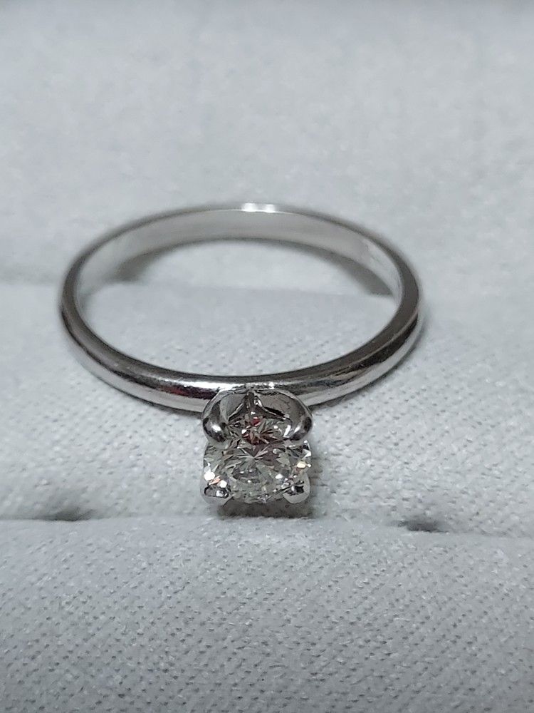 Like-New Solitaire Diamond Ring $2,500 Value 