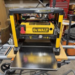 Dewalt 12 1/2 inch planer and stand
