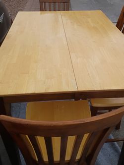 WOODEN TABLE/BAR STOOL CHAIRS/