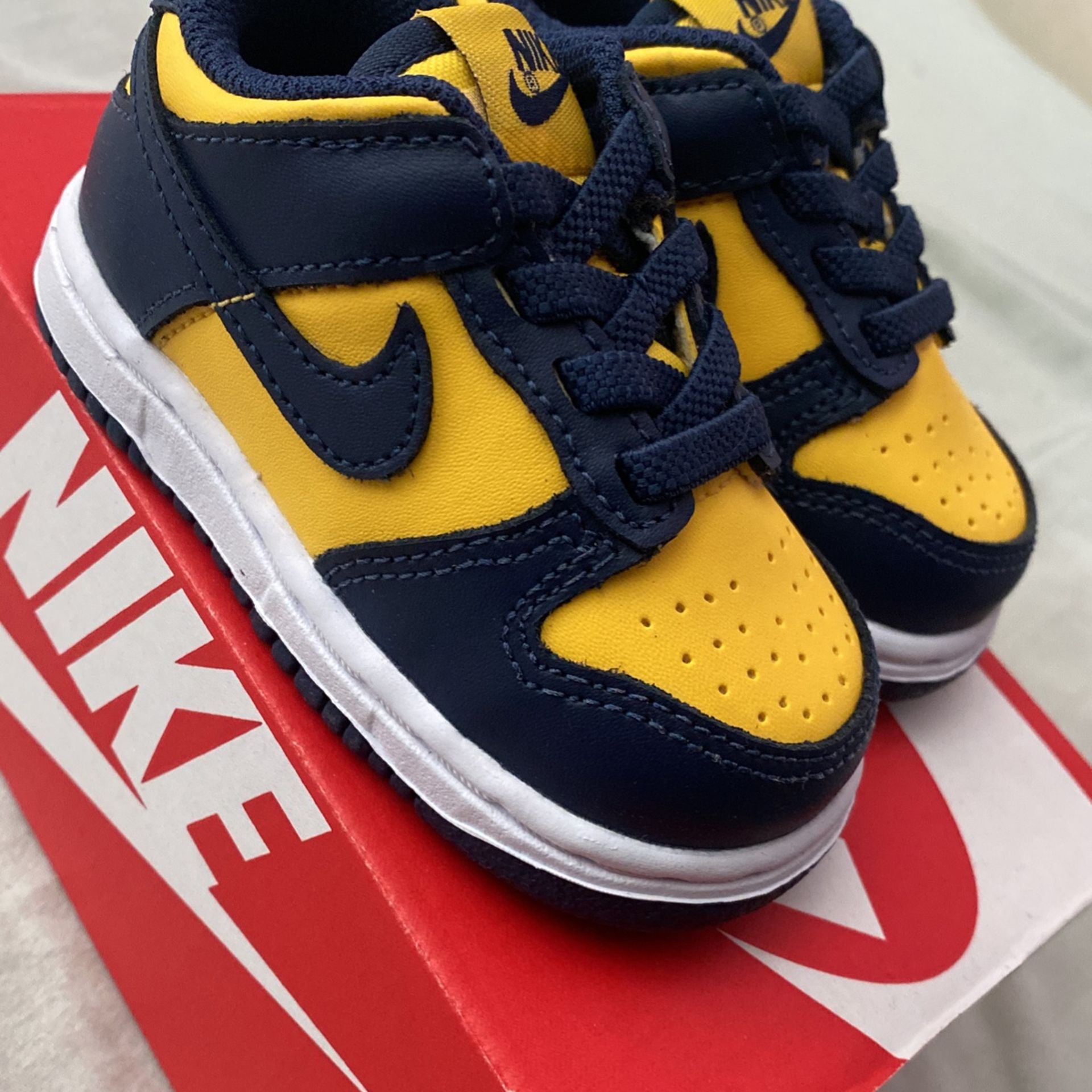Nike Dunk Low TDE SIZE 4c $60
