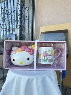 Hello Kitty Mug Set