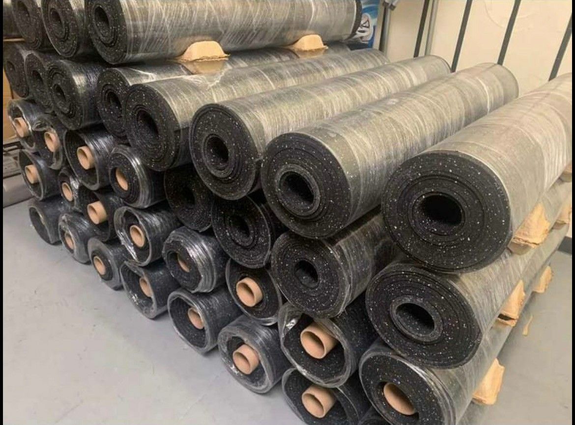 NEW RUBBER COMMERCIAL GYM FLOORING ROLLS - 4'X25'X9MM