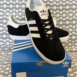 Adidas Gazelle shoes 