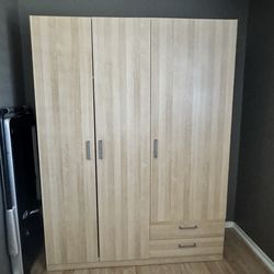 Closet/armoire
