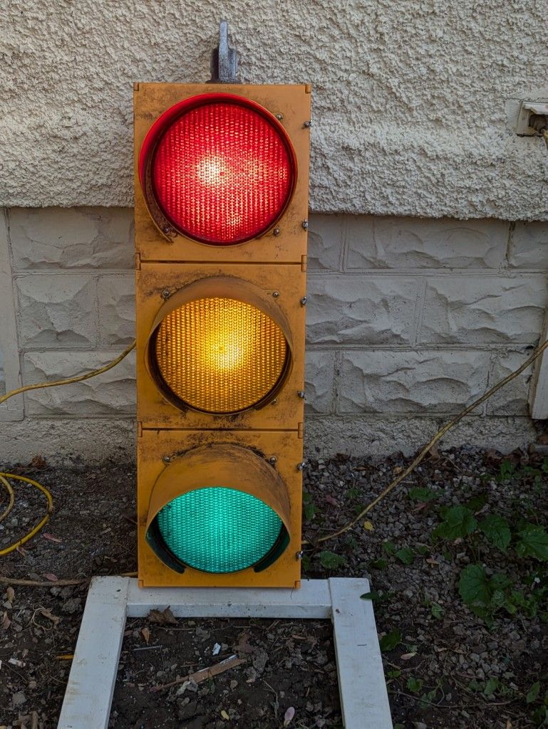 Electric Working Street Lamp