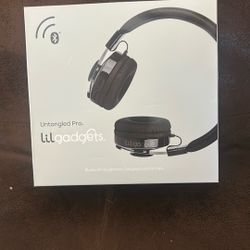 Headphones 