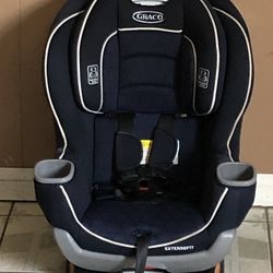 LIKE NEW GRACO EXTENDED 2FIT CONVERTIBLE CAR SEAT !!!!!