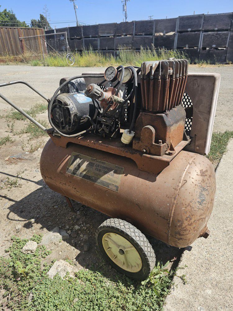 Lot #75 - Sears Paint Sprayer Air Compressor - Needs New Plug In - NorCal  Online Estate Auctions
