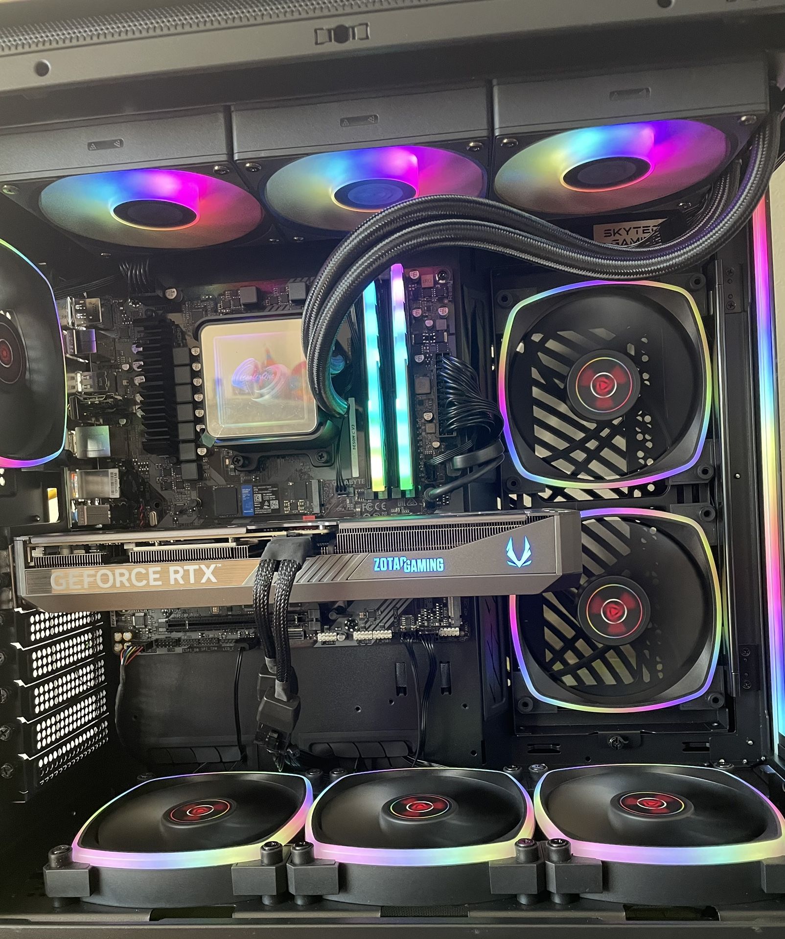 Gaming PC, Ryzen7 9700X CPU, ZOTAC RTX 5070 12GB GPU, 32GB DDR5 RAM, 1TB M.2 SSD NVME, win11