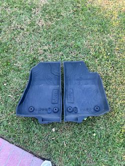 Jeep branded all weather driver and passenger floor mats