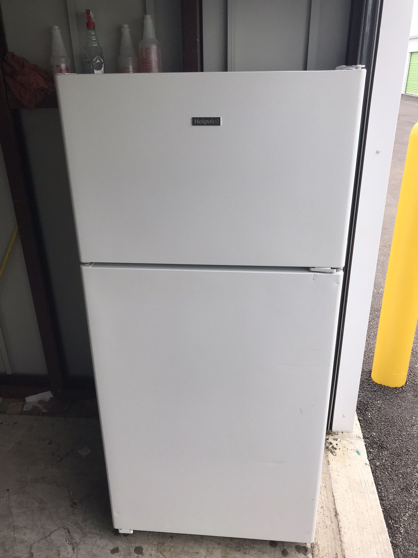Hotpoint Refrigerator 15 cubic ft
