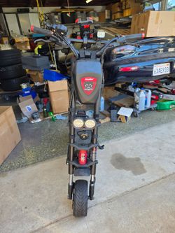 Kaabo wolf king hyper e scooter