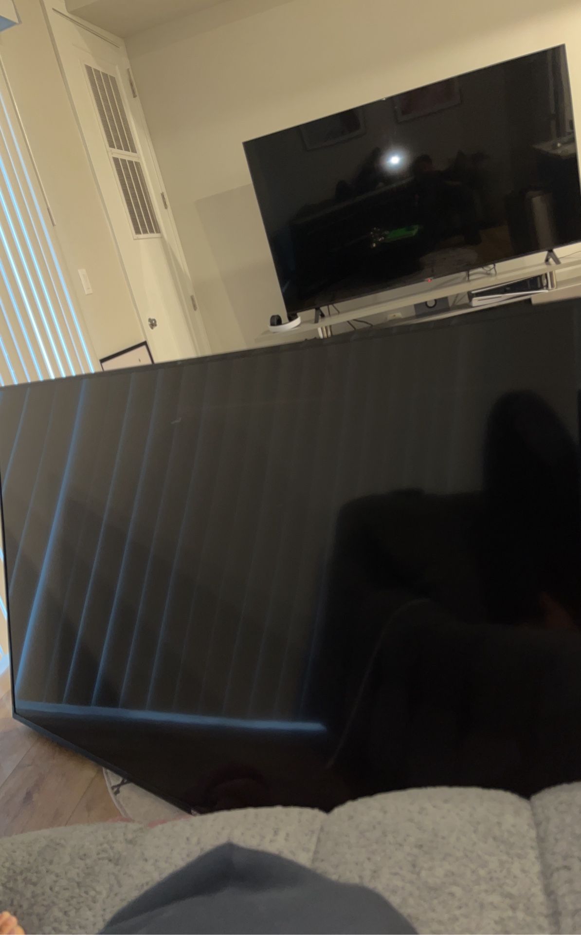 65 Inch Roku Smart TV mounting Brackets Included