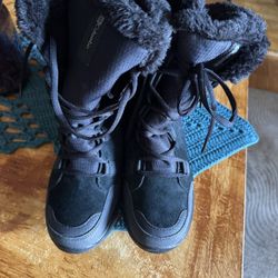 Columbia Boots Size 8 Like New No Damage 