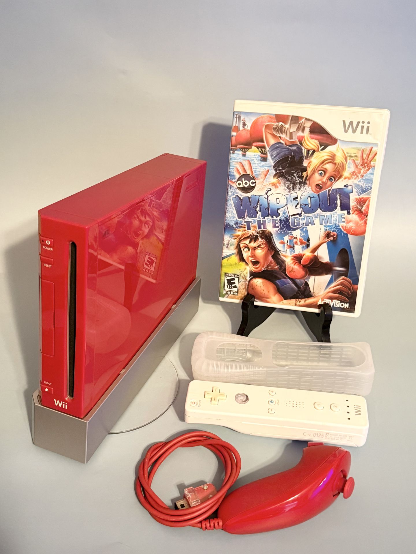 Red Mario Edition Nintendo Wii. 2 games. AMAZING CONDITION !