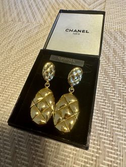 VINTAGE CHANEL EARRINGS