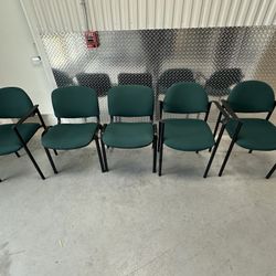 5 Stackable Office Chairs 3 With Armed 2 Without 