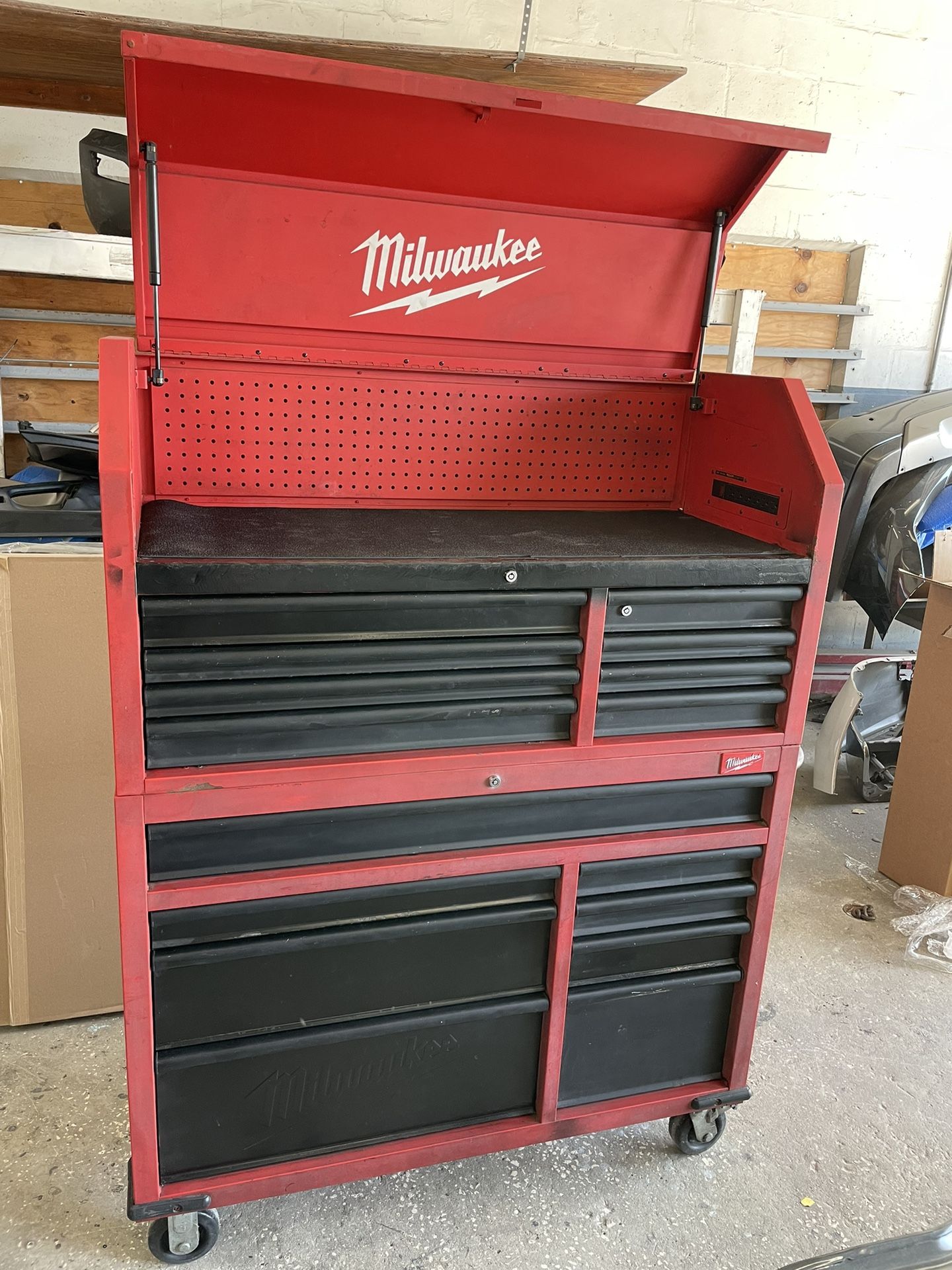 Milwaukee Toolbox 46inch  With Top Chest NEGOTIABLE!!!