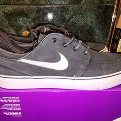 Nike SB Zoom Janoski OG (Black/White) - Size 8