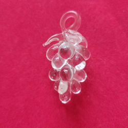 Vintage Clear Glass Grapes and Leaves Pendant 2" Fashion Jewelry 