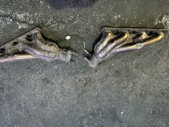 15-21 Dodge Challenger SRT Hellcat Pair OEM Exhaust Manifolds (6.2L / 6.4L)