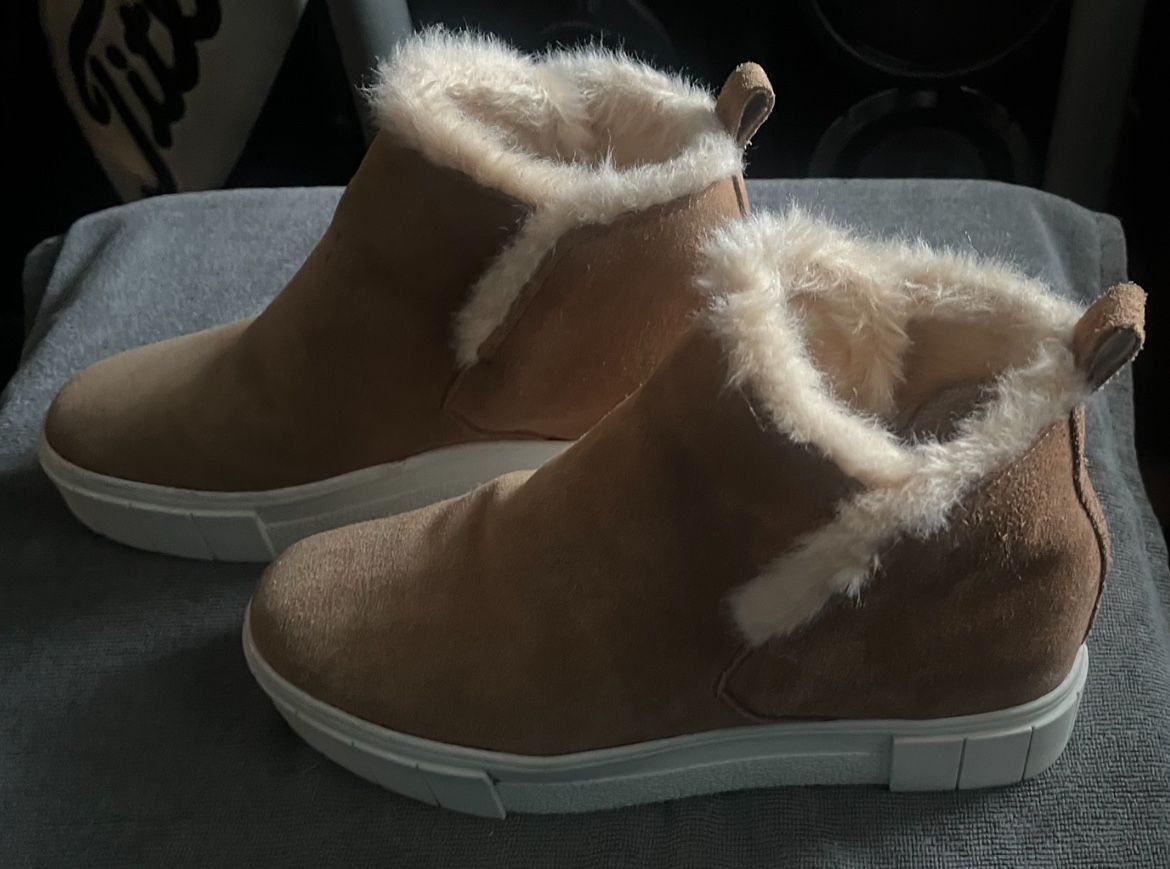 Dolce Vita Zerah  Women’s Suede Pull On Booties Fur Lined Sherpa Plataform Boots 