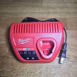 Milwaukee M12 Charger