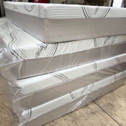 Memory Foam 12” Inch Mattress. 