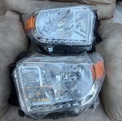 14-21 Toyota Tundra Factory Style Headlights