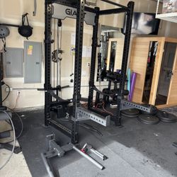 Gym Power Rack With Lat Pull Down 
