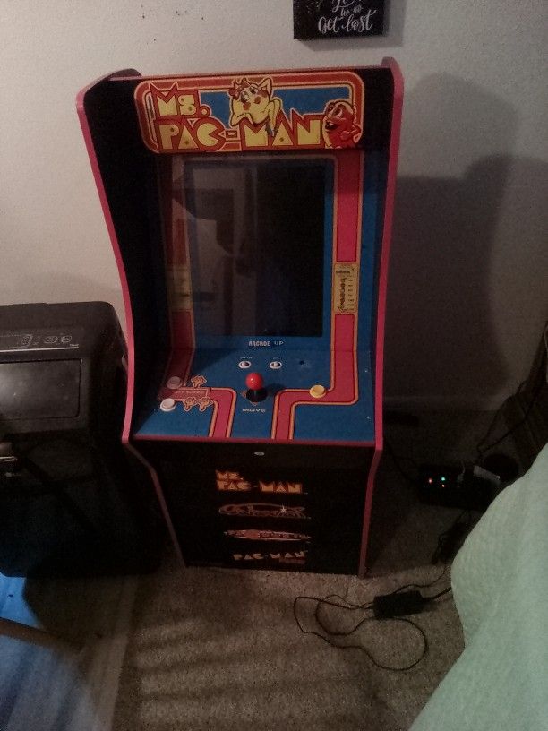 Ms pacman plus Arcade Game