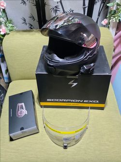 Full face motorcycle helmet and Sena communication system