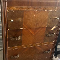 Project Dresser / Chest Of Drawers 