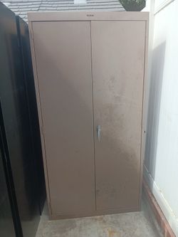 Metal Storage Wardrobe Cabinet with Locking Keys 🔑