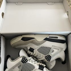 Jordan 4 Retro ‘Military Black’