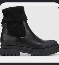 Black Leather Chelsea Boot with Knit Cuff