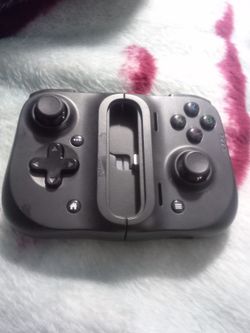 Razer Video Game Controller Attachment For iPhone!!