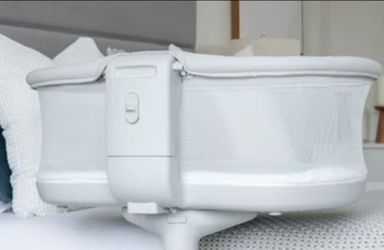 HALO BassiNest Swivel Sleeper 3.0. $50