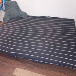 Queen Futon Bed/Couch With Washable Cover